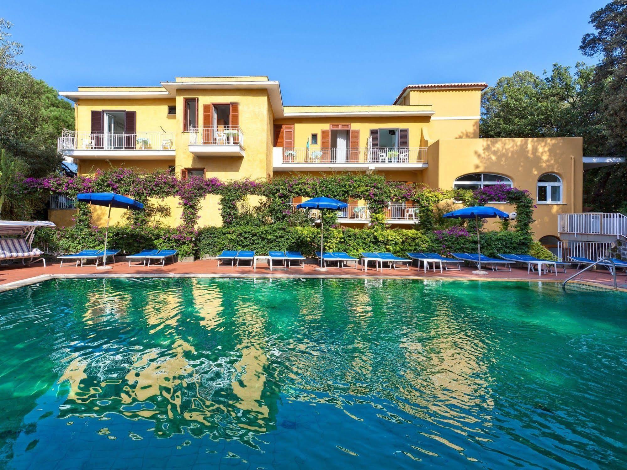 Cleopatra Ischia